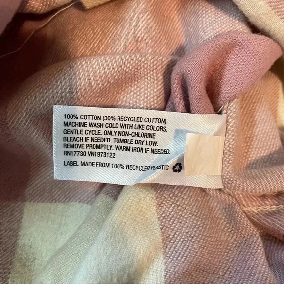 Universal Thread Flannel - Picture 7 of 7